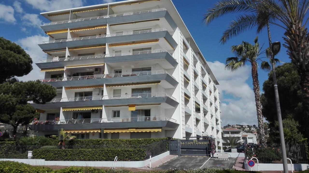 Grand Studio Climatise En Bord De Mer Avec Parking Securise Golfe-Juan Ngoại thất bức ảnh